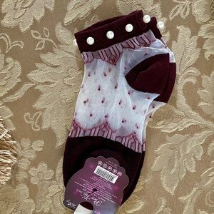 Pearl Trim Sheer Ankle Socks - Burgundy White
